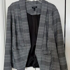 Torrid Women's Black and White Plaid Blazer Size 2